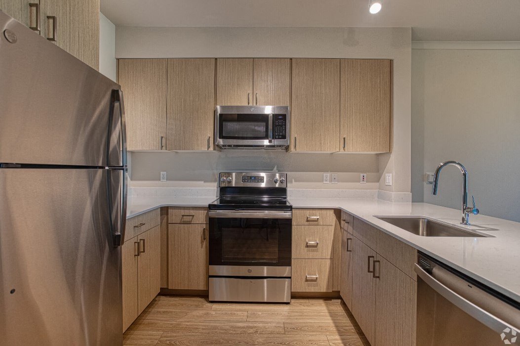 Wilsonville Summit Apartments, 25800 SW Canyon Creek Rd, Wilsonville